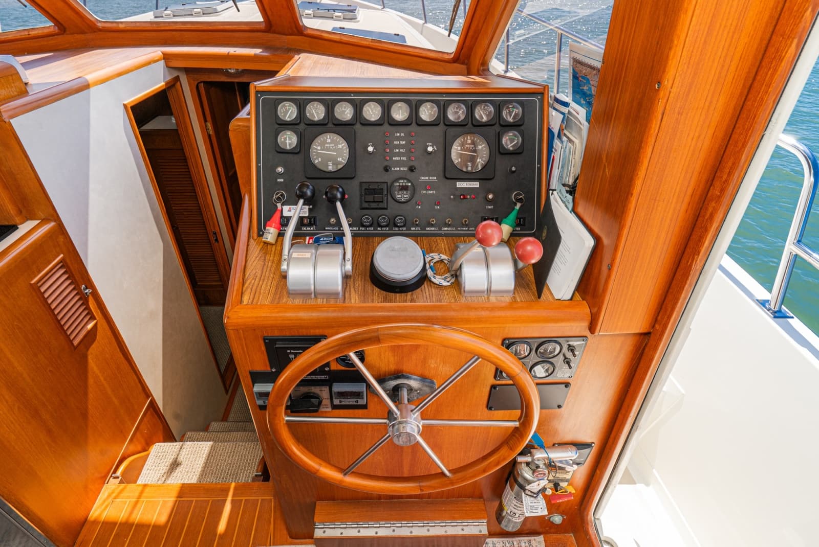 1999 Offshore Yachts 48 Sedan - Photo 25
