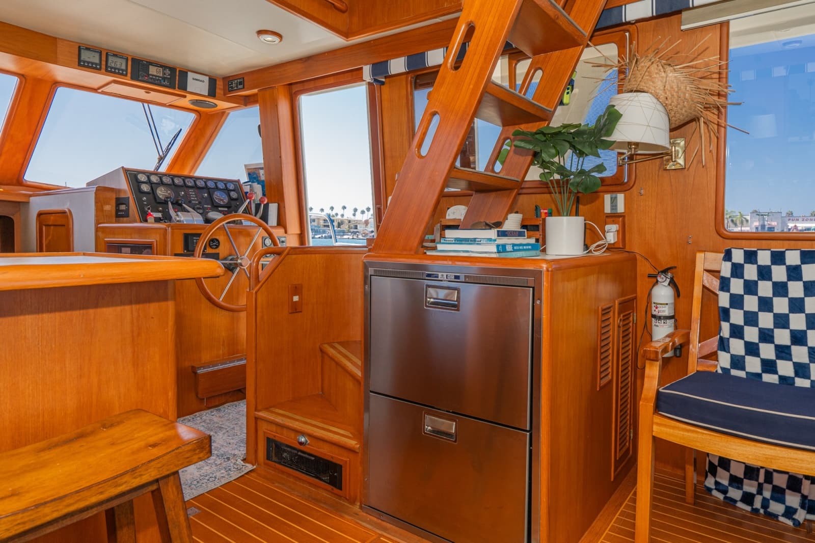 1999 Offshore Yachts 48 Sedan - Photo 20