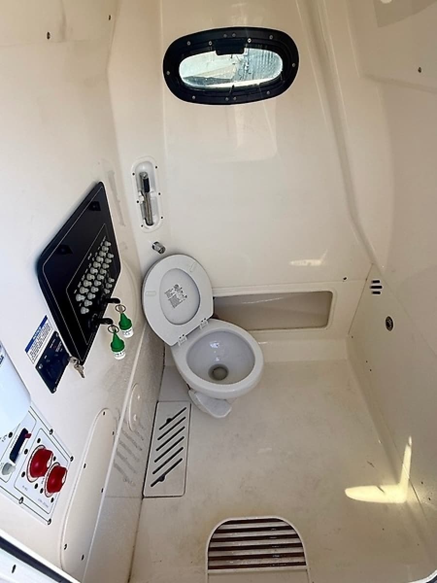 2024 Boston Whaler 250 Outrage - Photo 22