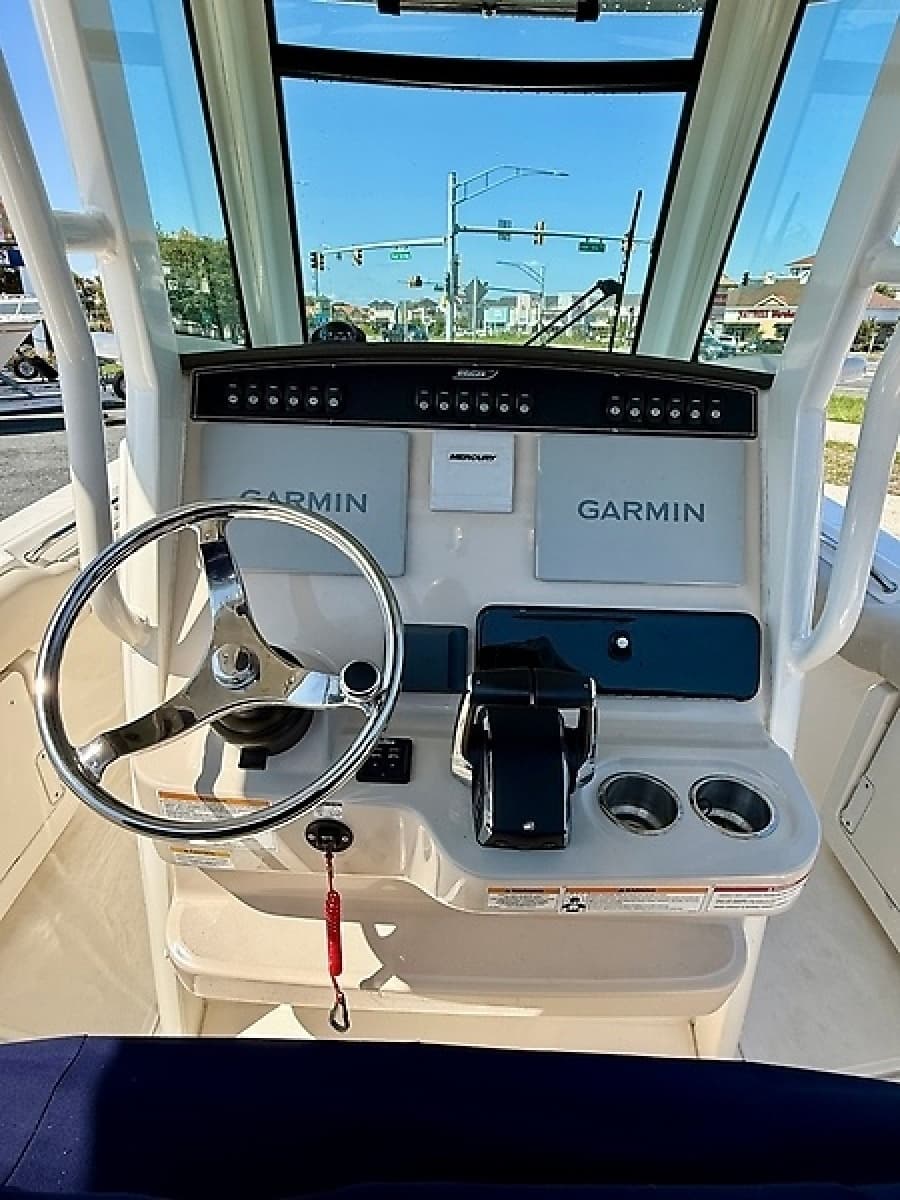 2024 Boston Whaler 250 Outrage - Photo 9