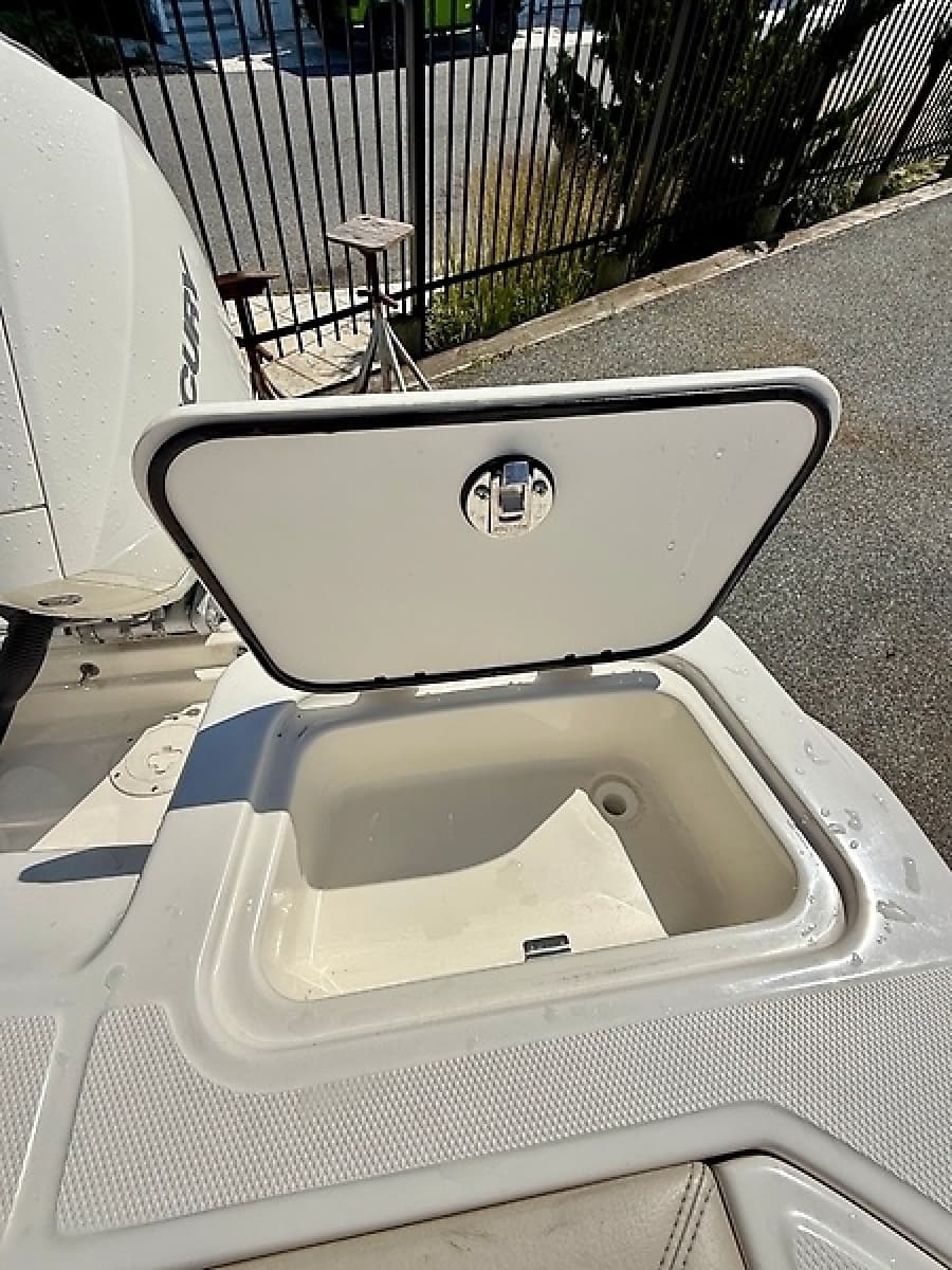 2024 Boston Whaler 250 Outrage - Photo 39