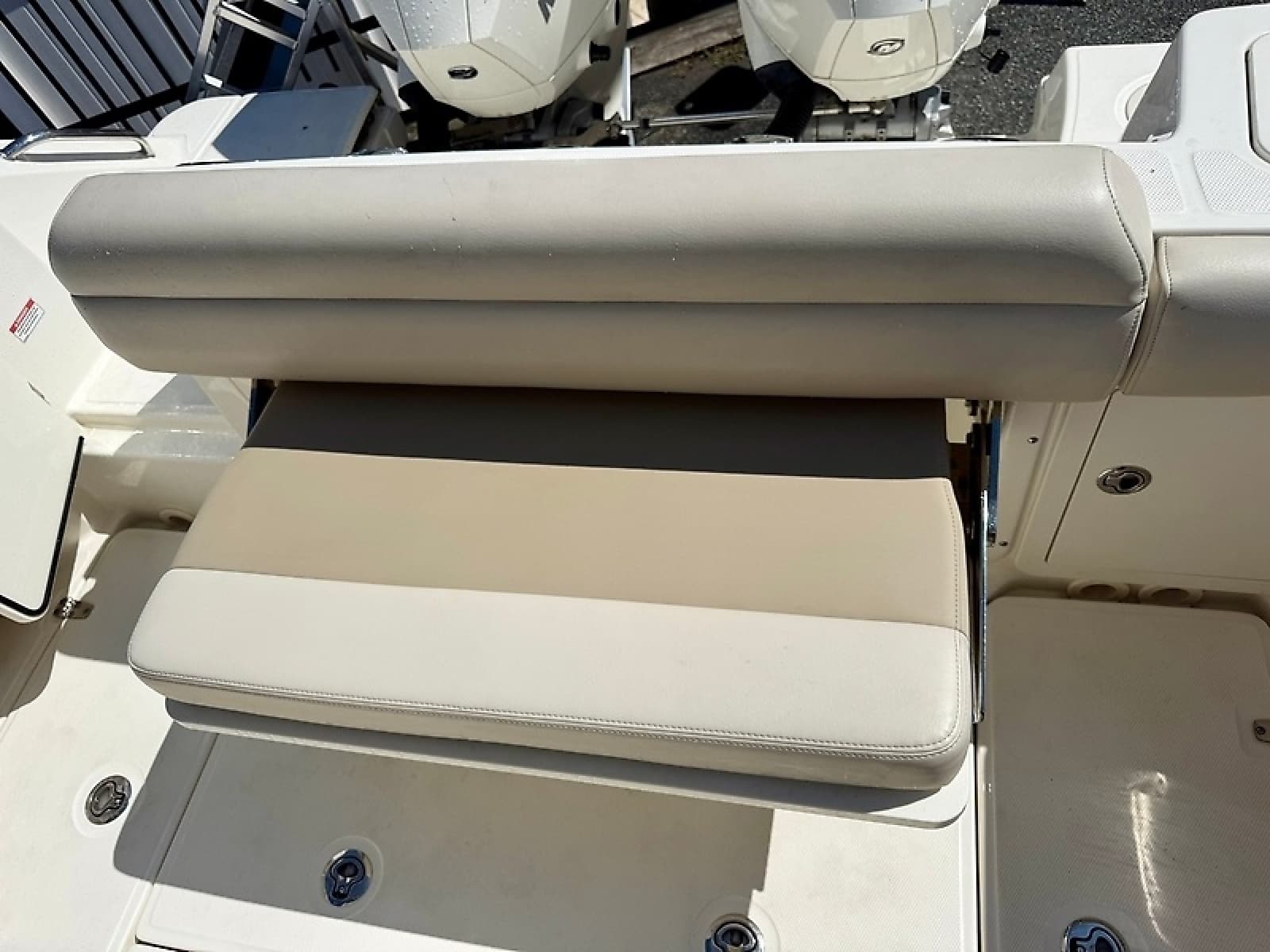 2024 Boston Whaler 250 Outrage - Photo 33