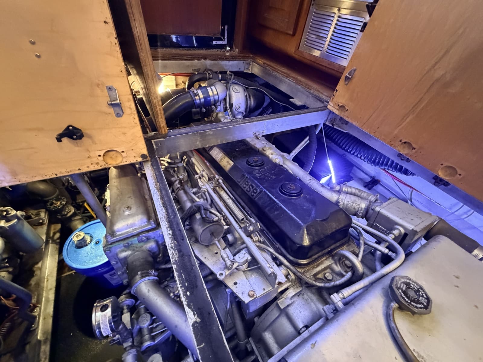1989 Viking Viking 41 Convertible - Photo 31