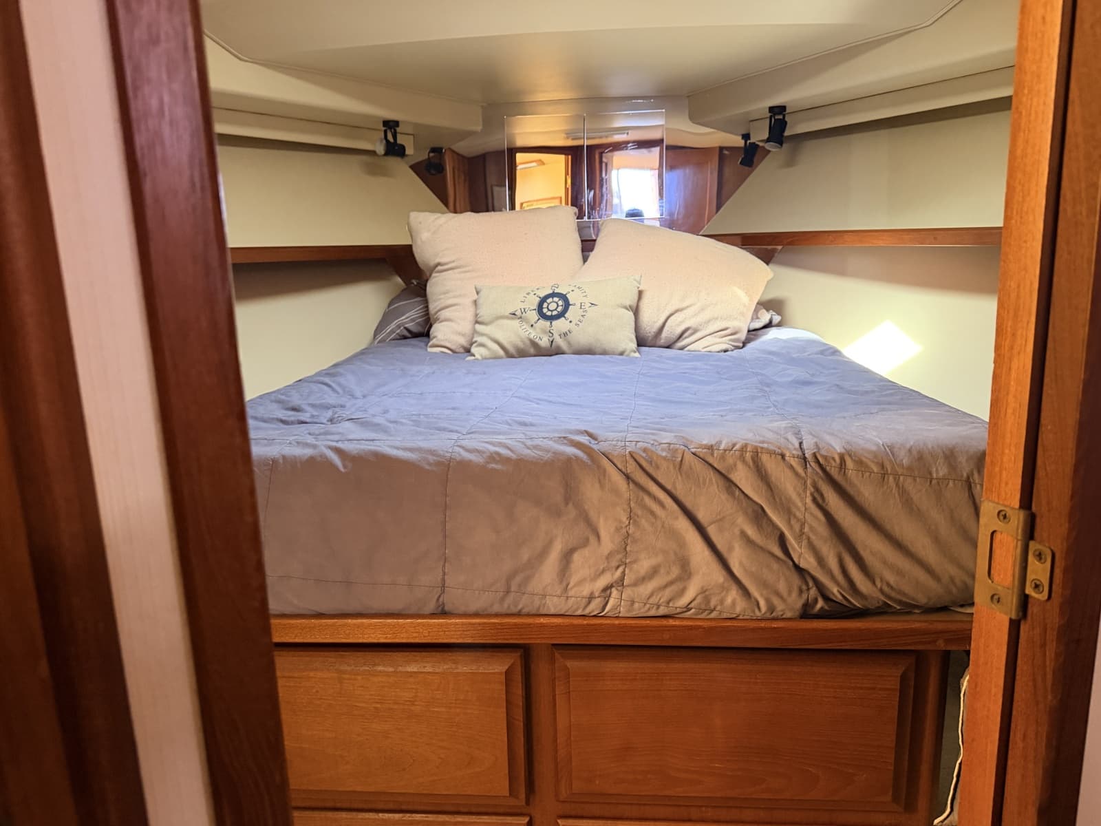 1989 Viking Viking 41 Convertible - Photo 25