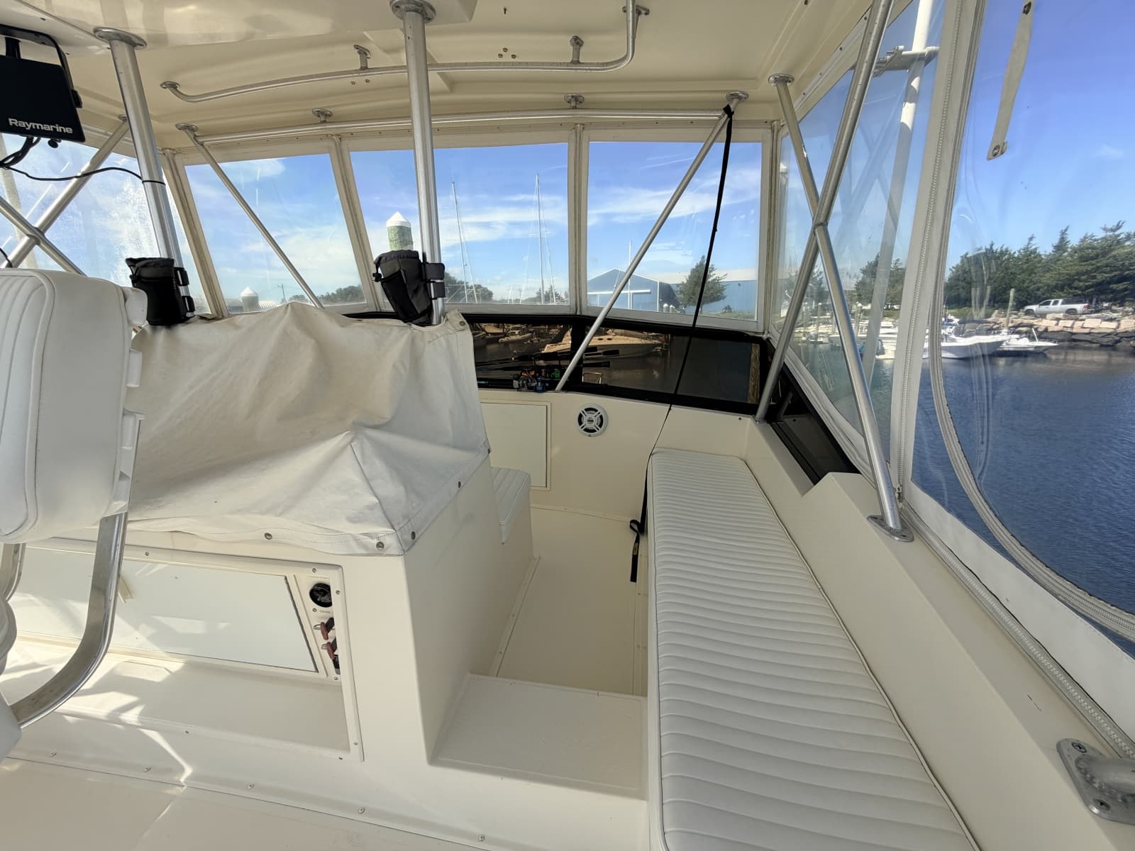 1989 Viking Viking 41 Convertible - Photo 12