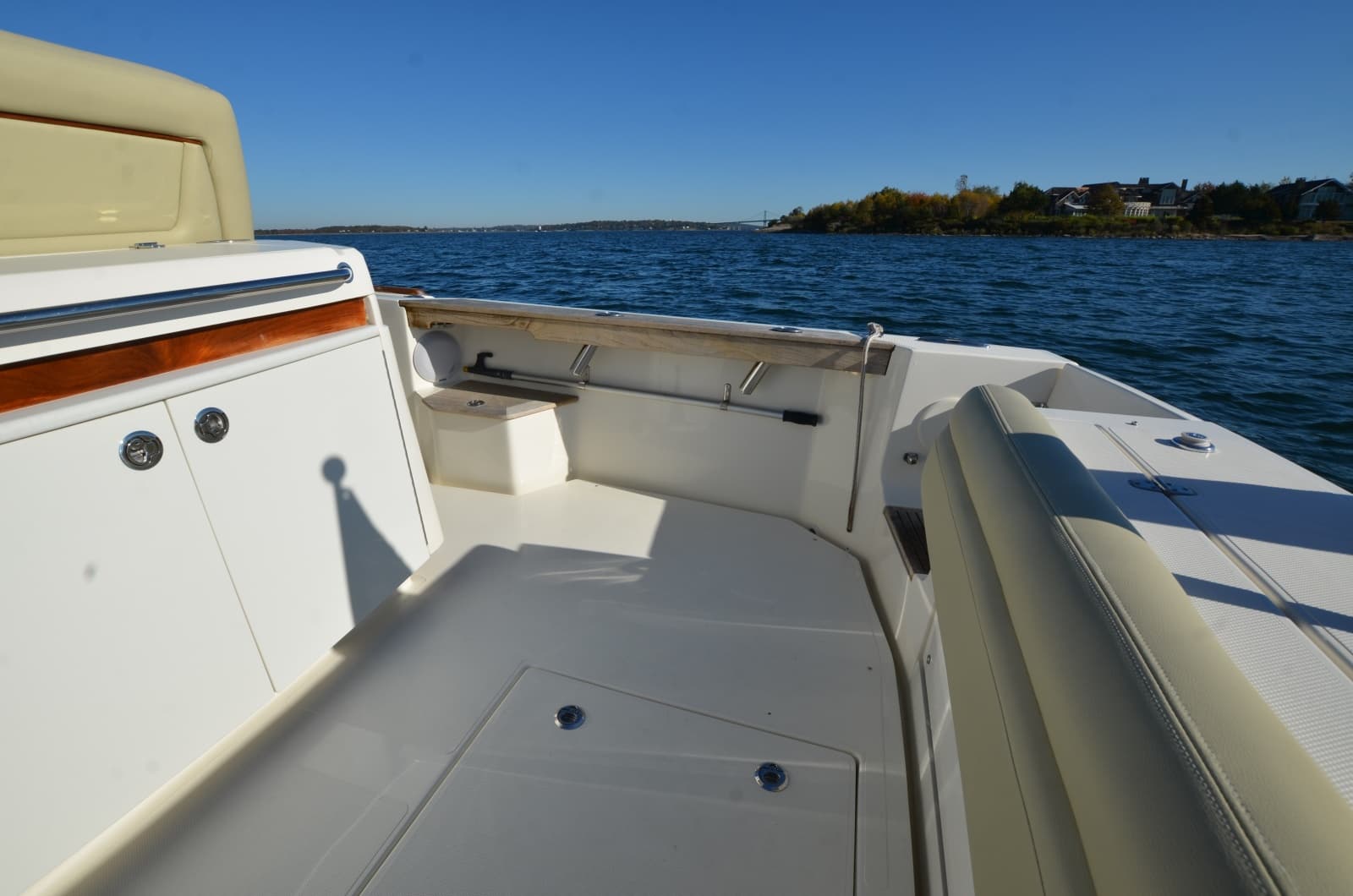 2018 Hunt Yachts 32 CC - Photo 10