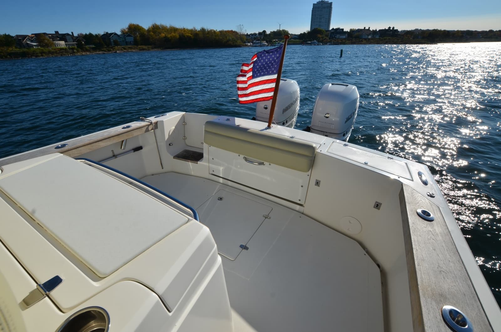 2018 Hunt Yachts 32 CC - Photo 9
