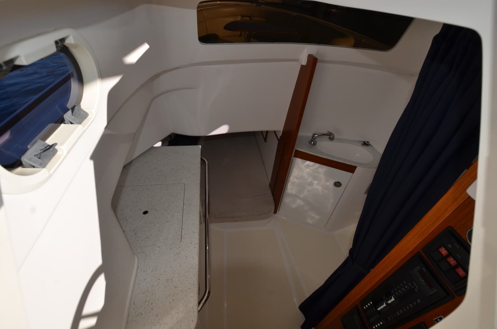 2018 Hunt Yachts 32 CC - Photo 17