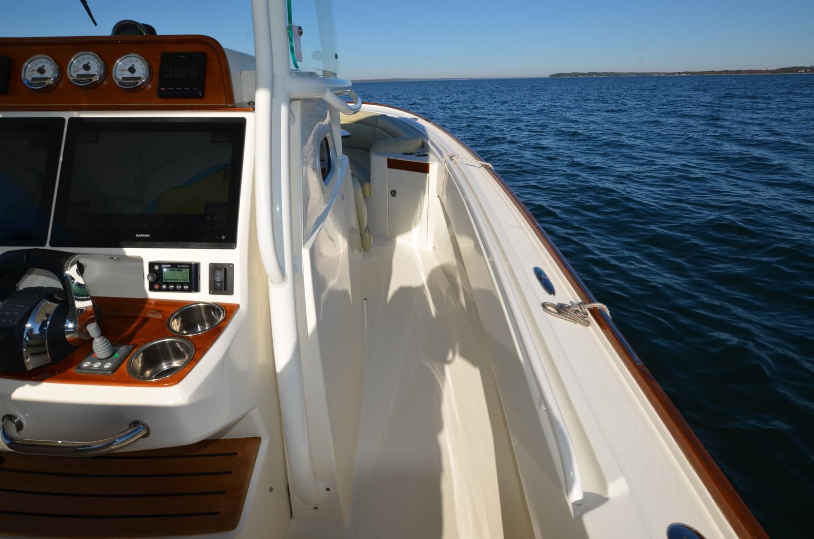 2018 Hunt Yachts 32 CC - Photo 25