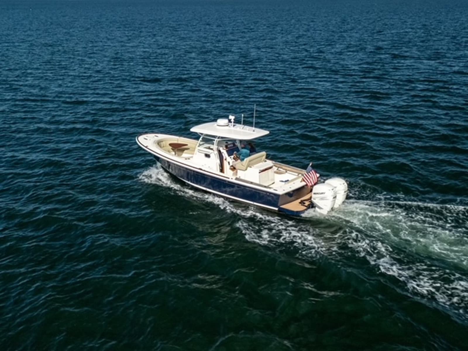 2018 Hunt Yachts 32 CC - Photo 5