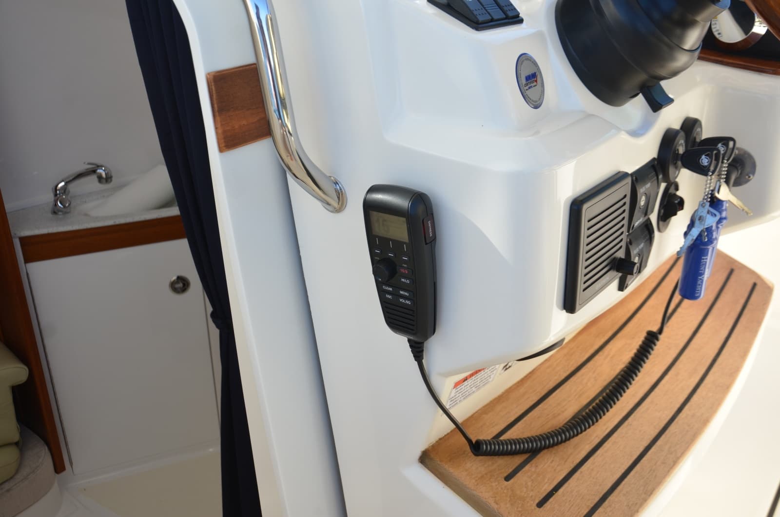2018 Hunt Yachts 32 CC - Photo 21