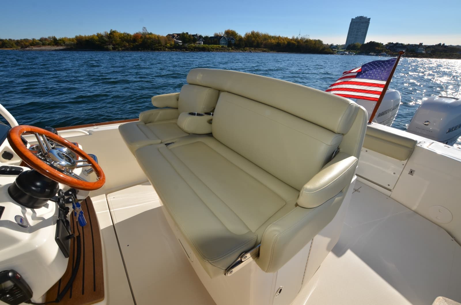 2018 Hunt Yachts 32 CC - Photo 15