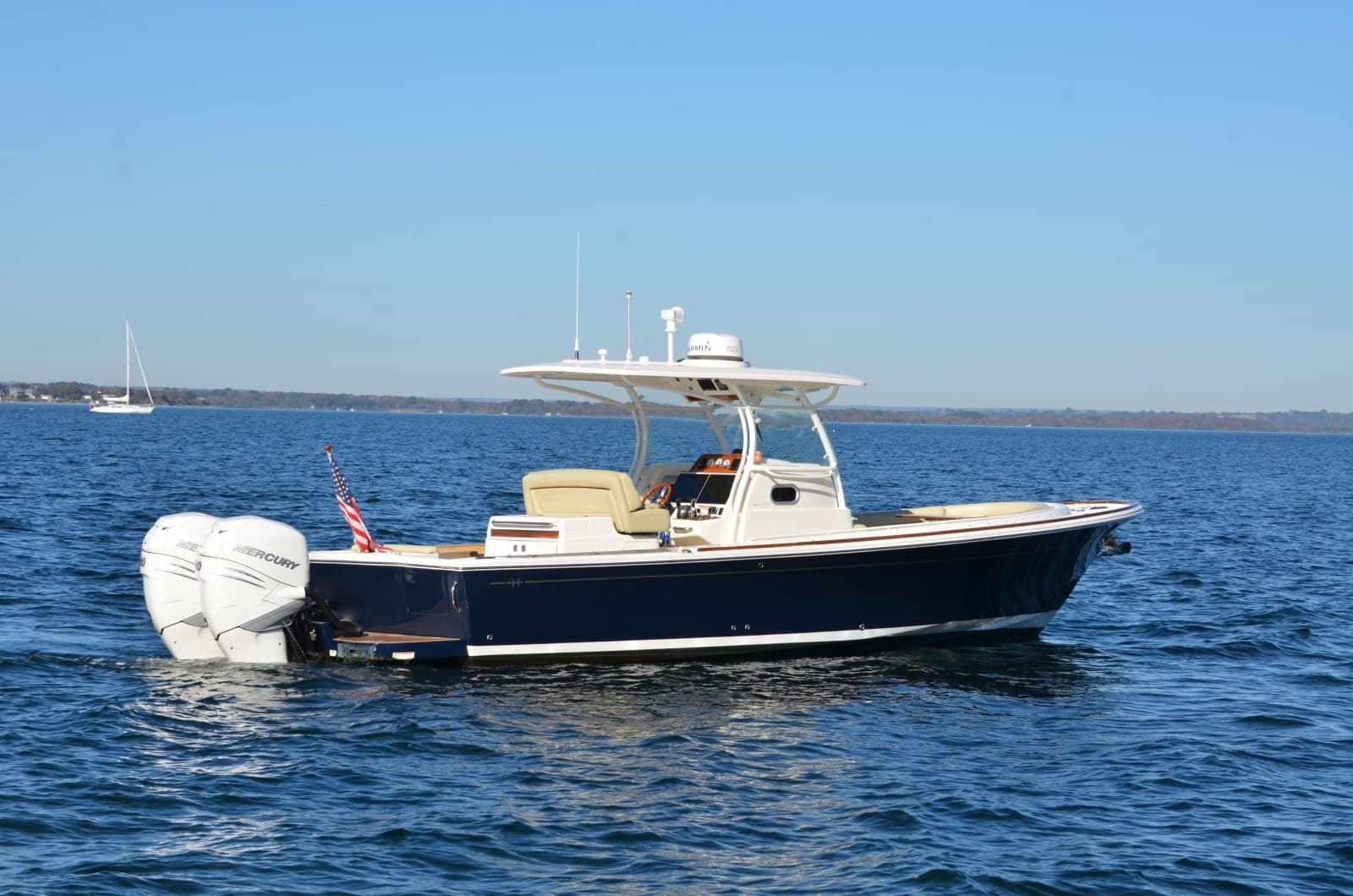 2018 Hunt Yachts 32 CC - Photo 2