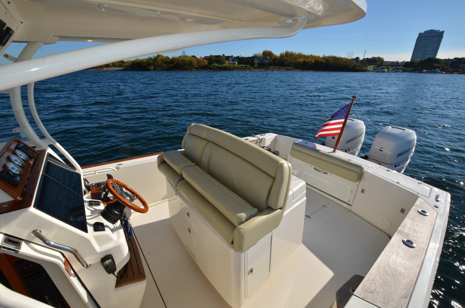 2018 Hunt Yachts 32 CC - Photo 14