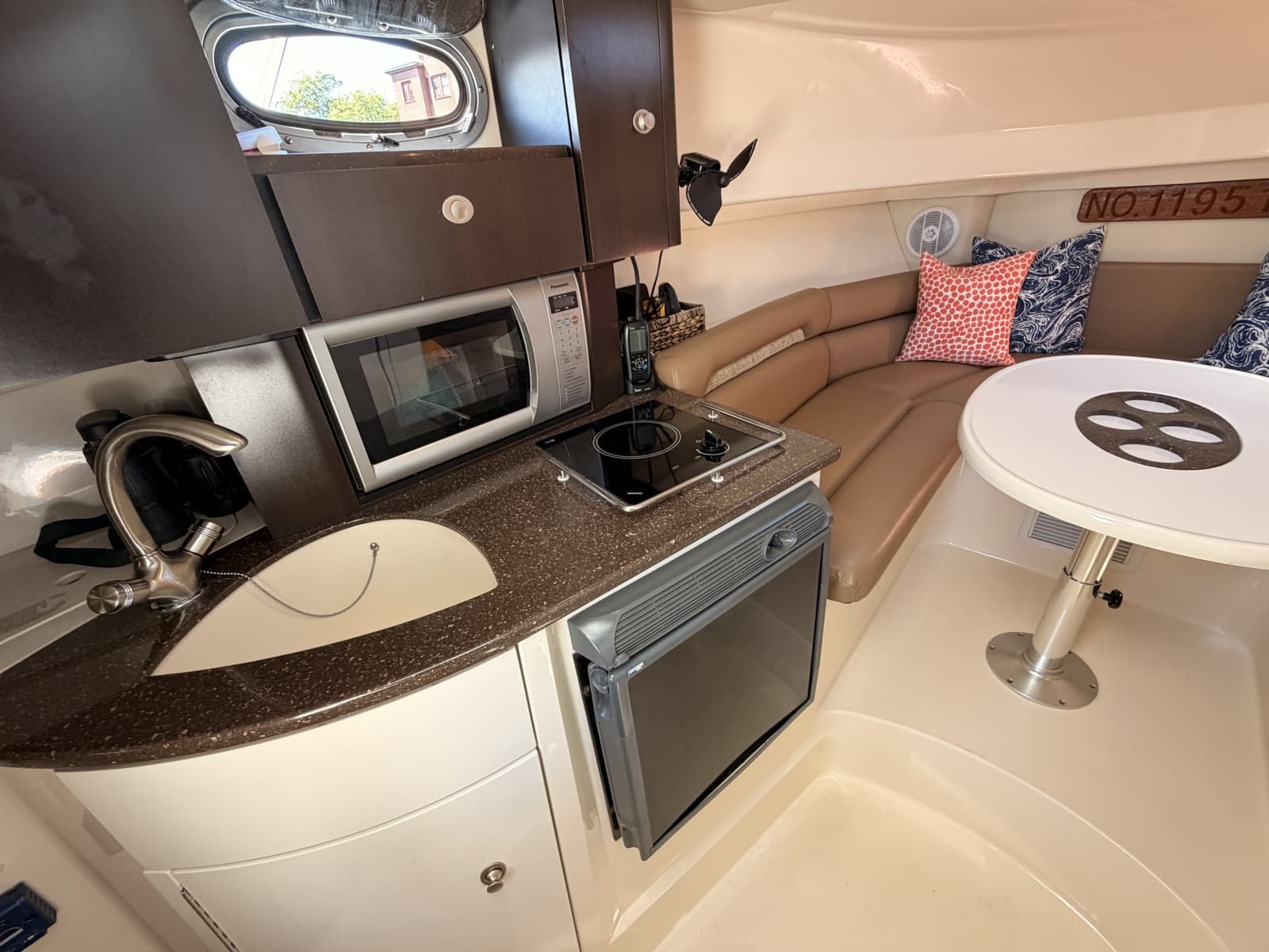 2006 Boston Whaler 285 Conquest - Photo 18