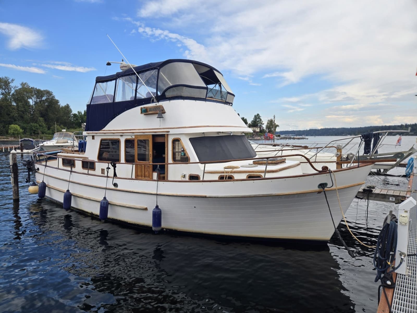 1979 Ocean Alexander 40 Double Cabin - Photo 2