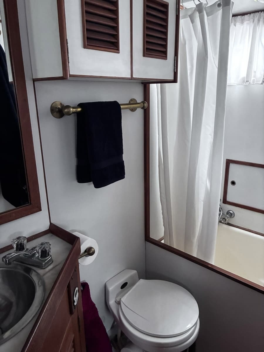 1979 Ocean Alexander 40 Double Cabin - Photo 37