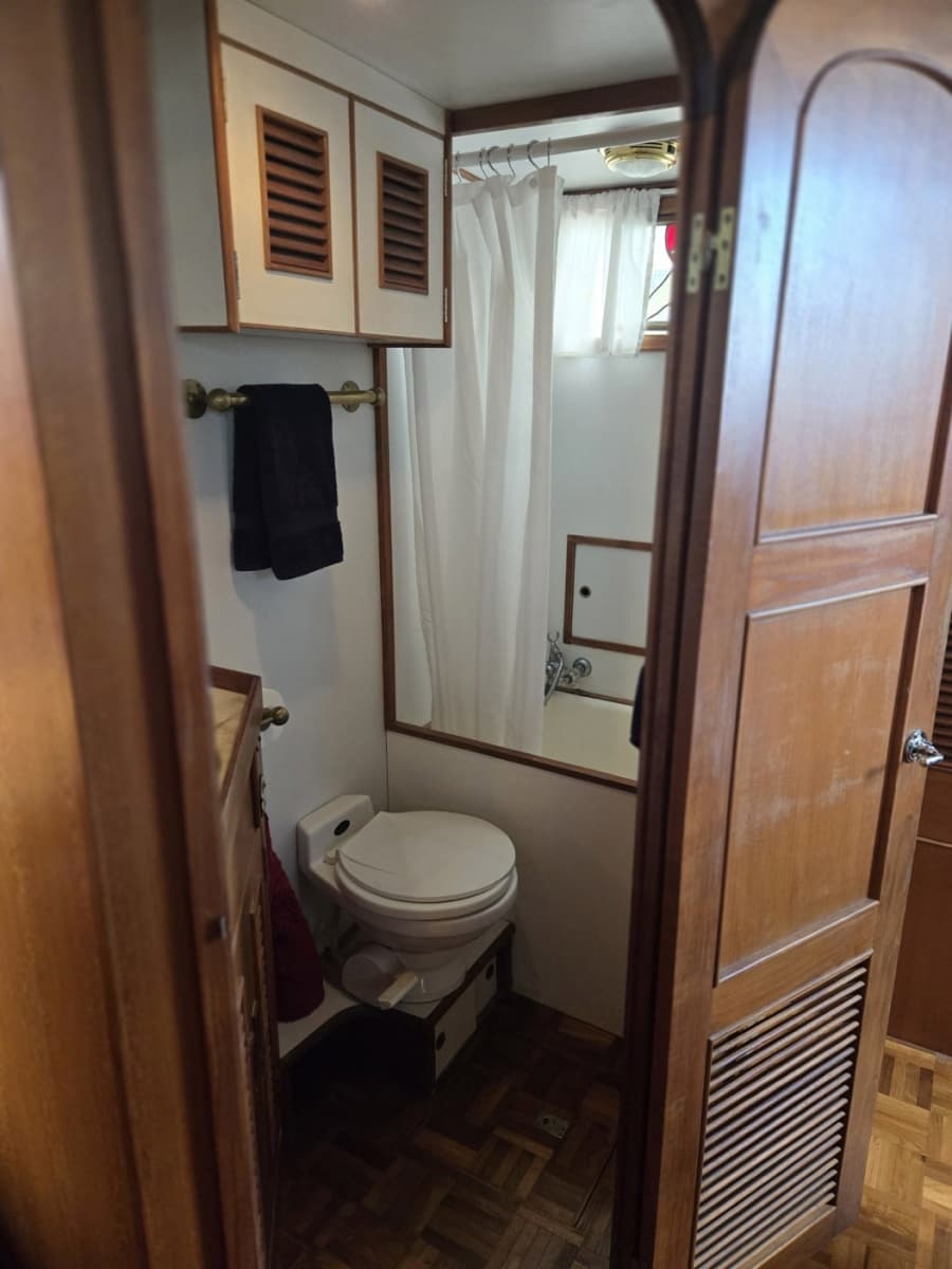 1979 Ocean Alexander 40 Double Cabin - Photo 36