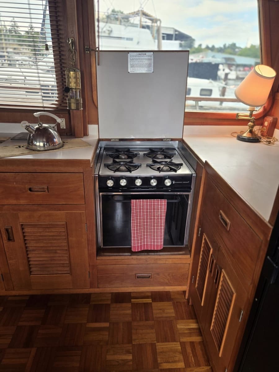 1979 Ocean Alexander 40 Double Cabin - Photo 28