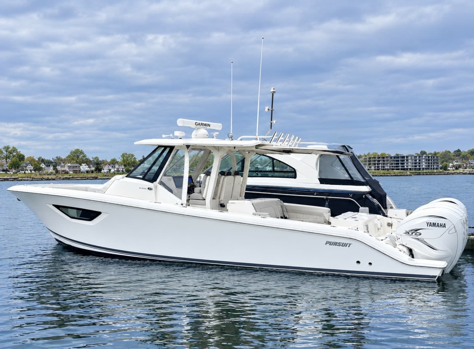 2022 Pursuit S378 - Photo 1