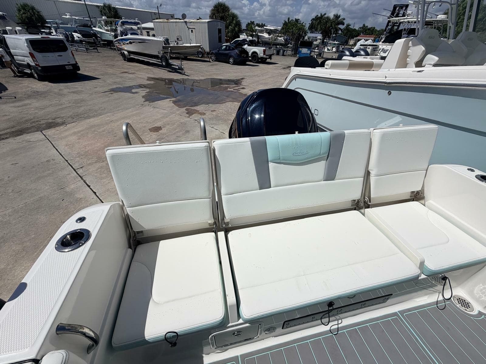 2023 Robalo R230 - Photo 17