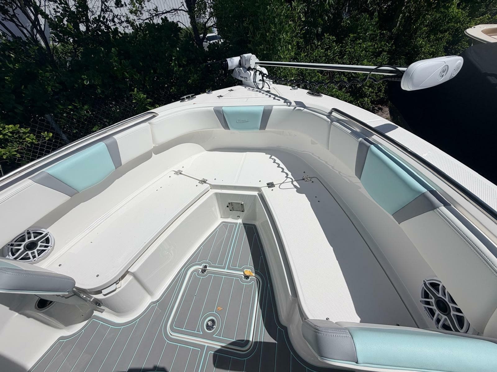 2023 Robalo R230 - Photo 7