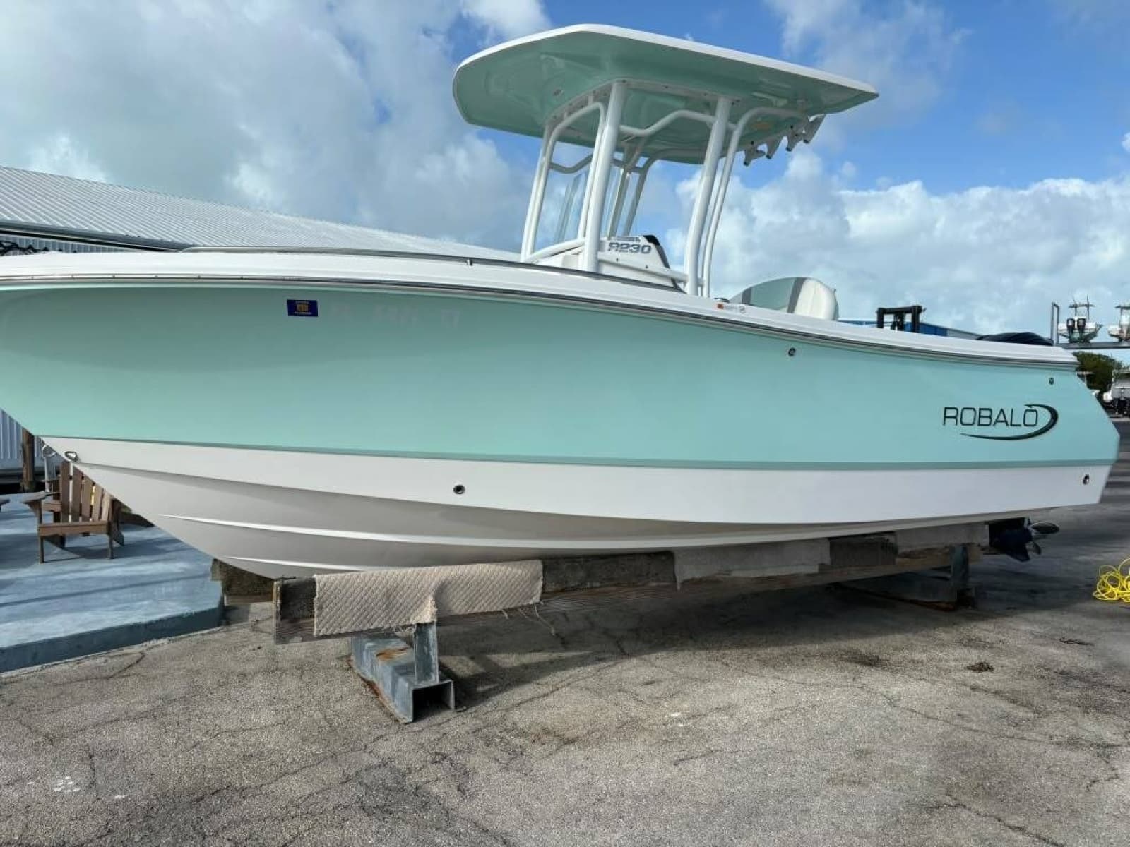 2023 Robalo R230 - Photo 5