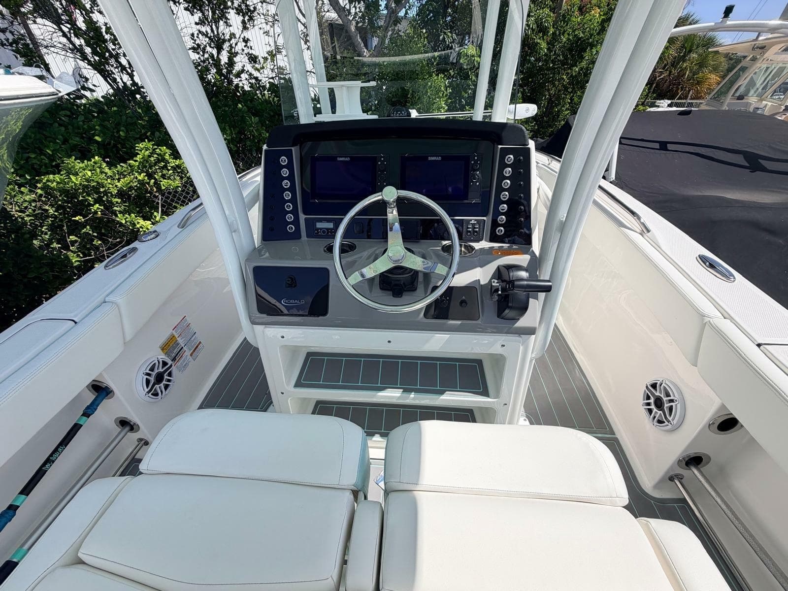 2023 Robalo R230 - Photo 3