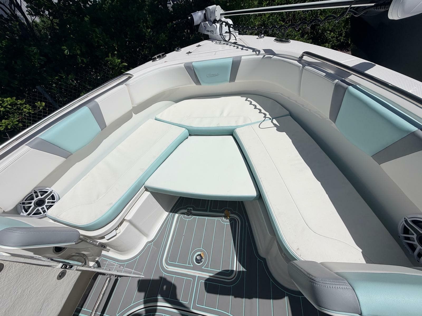 2023 Robalo R230 - Photo 4