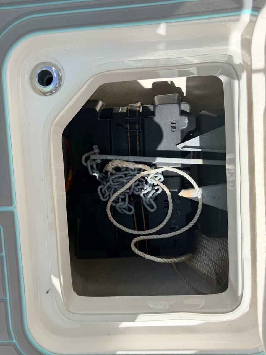 2023 Robalo R230 - Photo 12