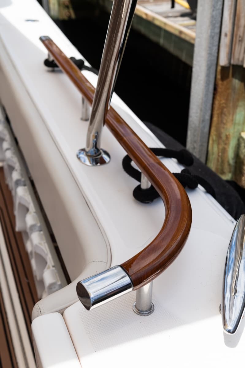 2013 Tiara Yachts 3600 Coronet - Photo 23