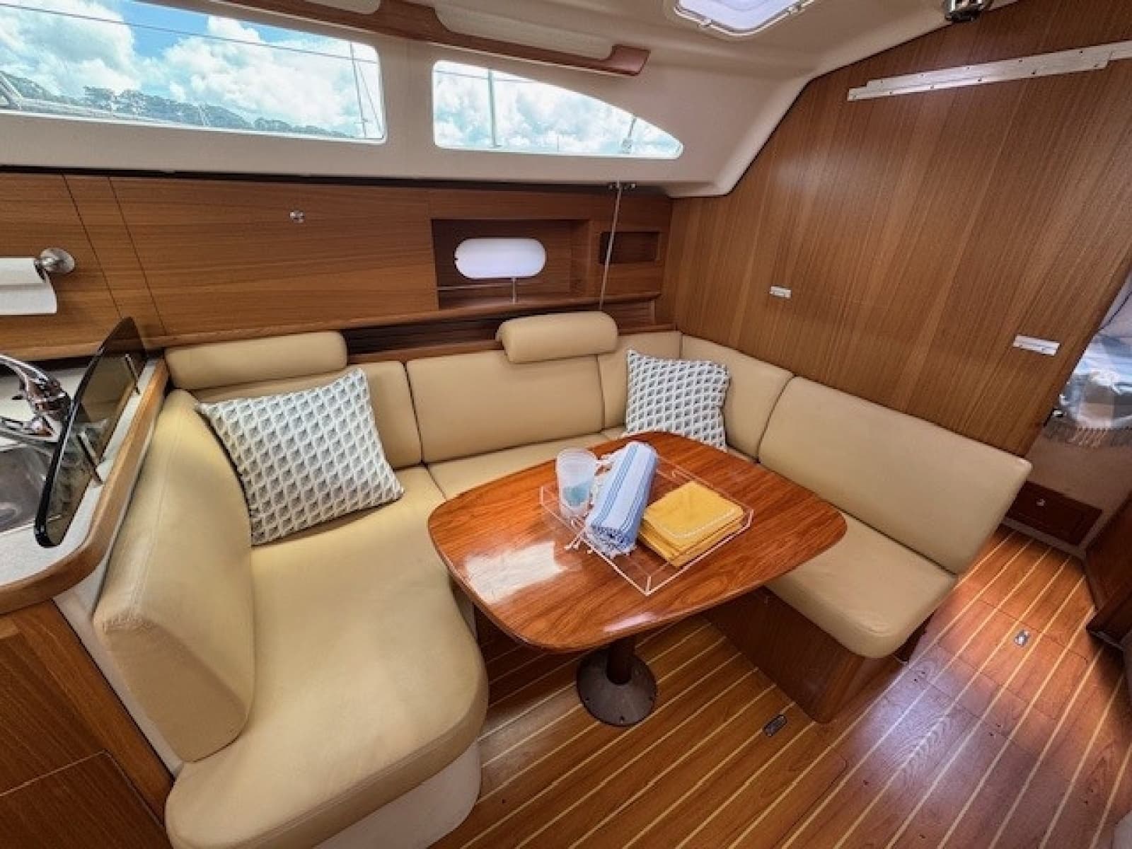 2015 Catalina 315 - Photo 16