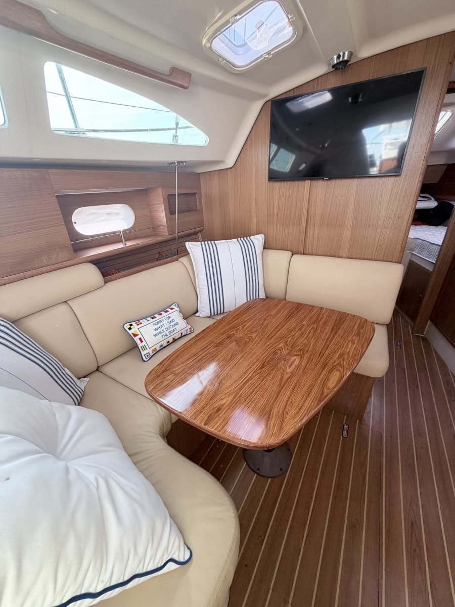 2015 Catalina 315 - Photo 32