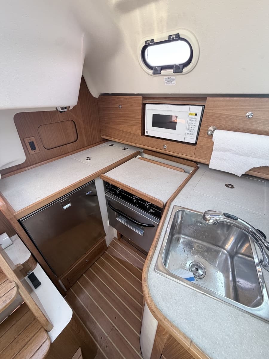 2015 Catalina 315 - Photo 21