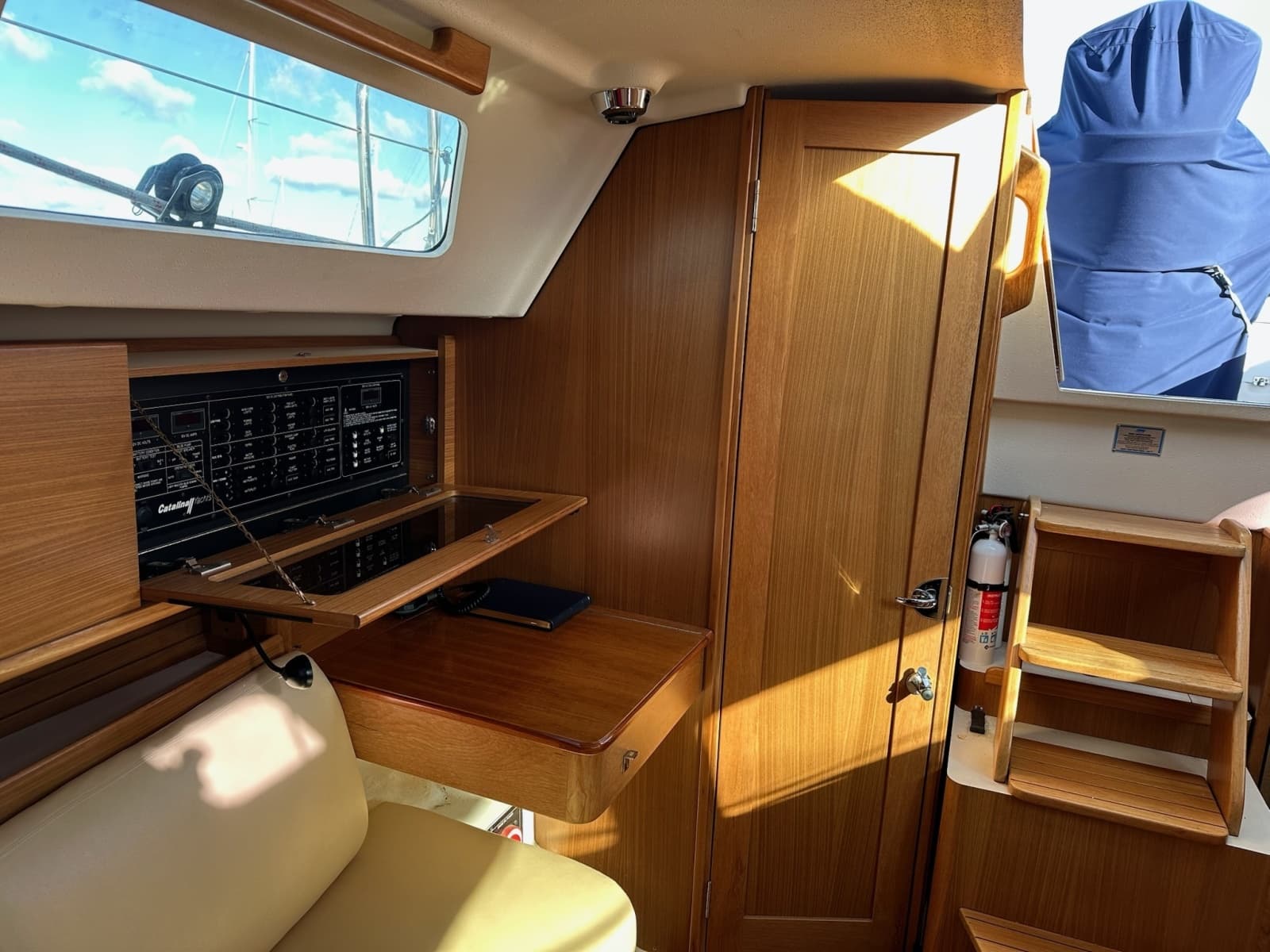 2015 Catalina 315 - Photo 22