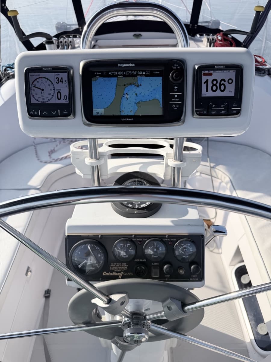 2015 Catalina 315 - Photo 16