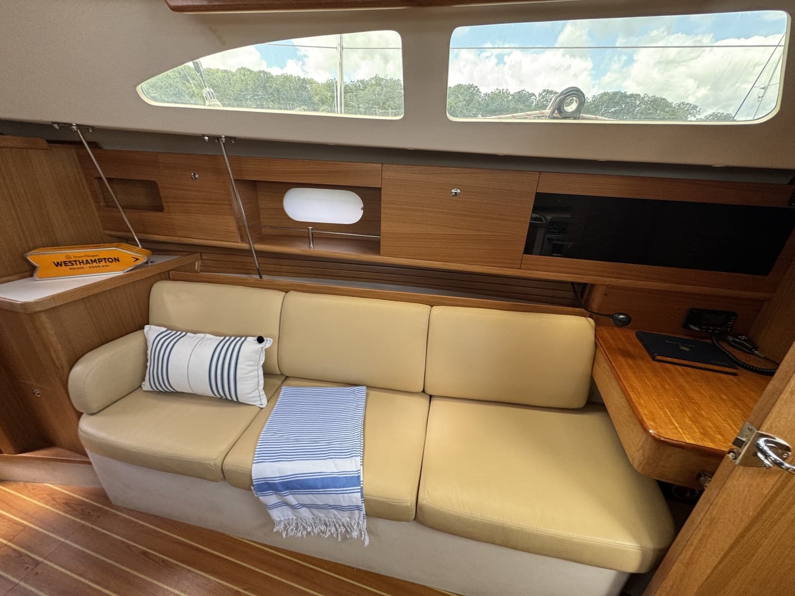 2015 Catalina 315 - Photo 17