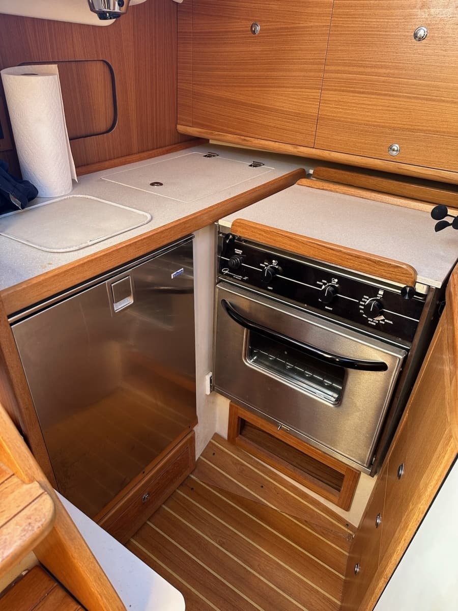 2015 Catalina 315 - Photo 15