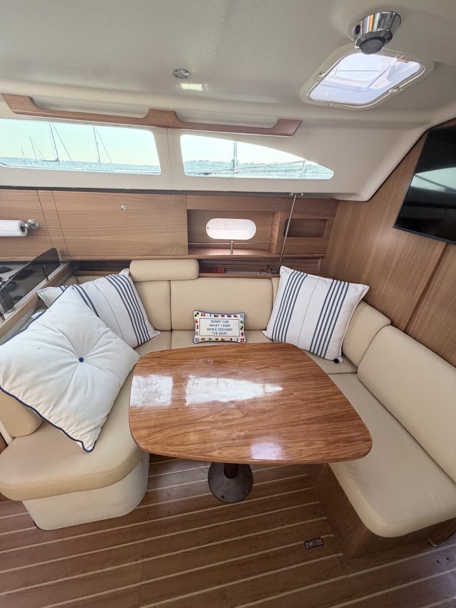 2015 Catalina 315 - Photo 31