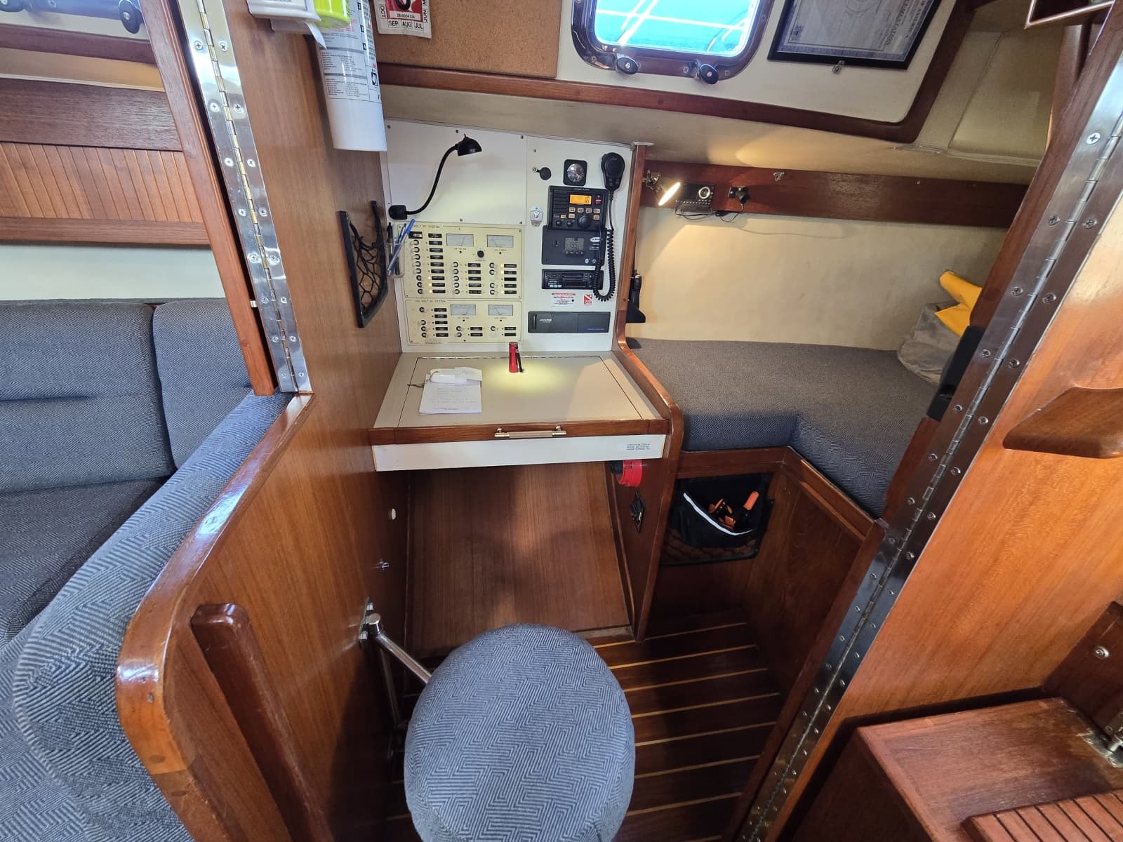 1994 Caliber 35 - Photo 34