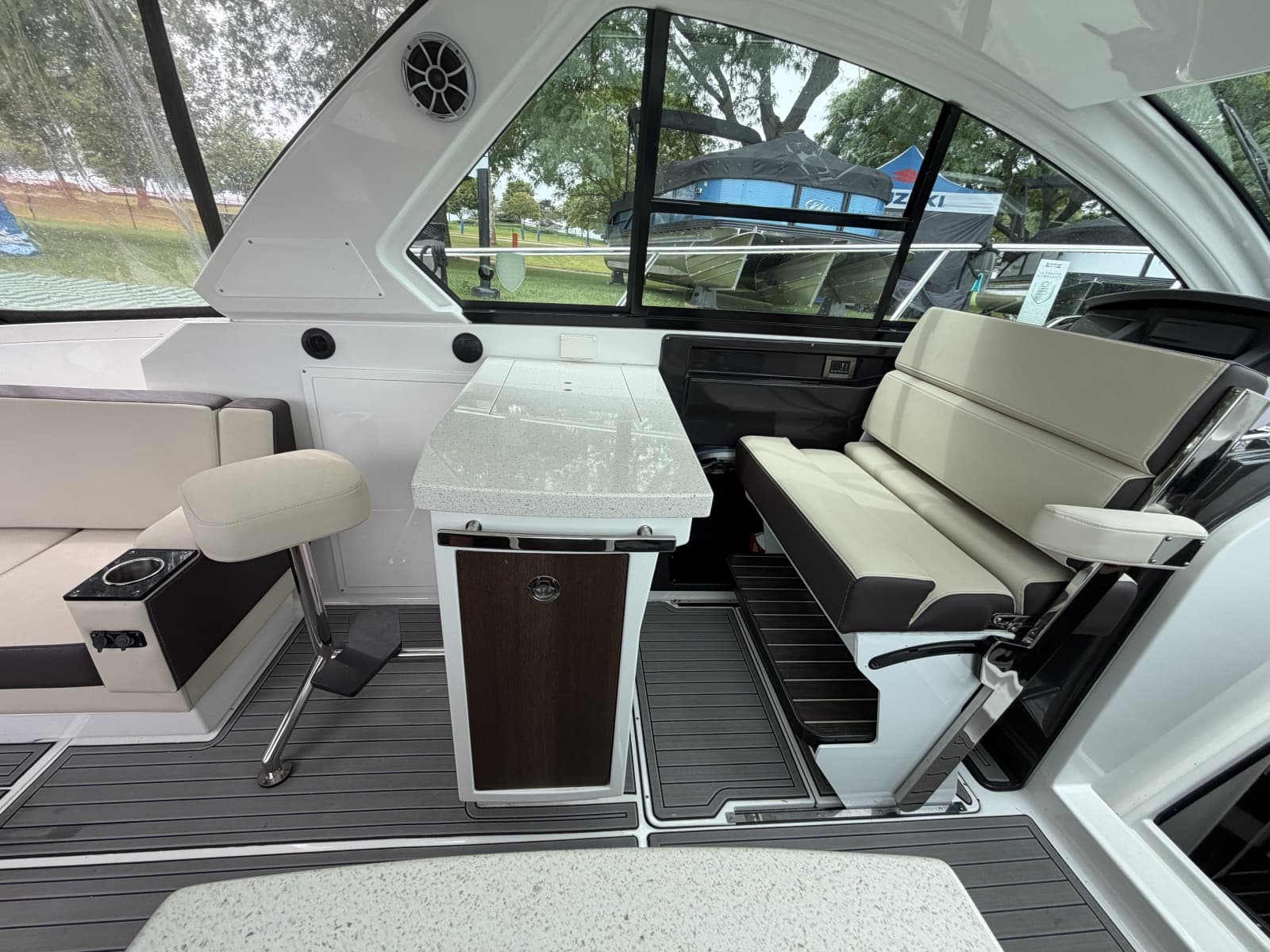 2018 Monterey 360 Sport-Coupe - Photo 29