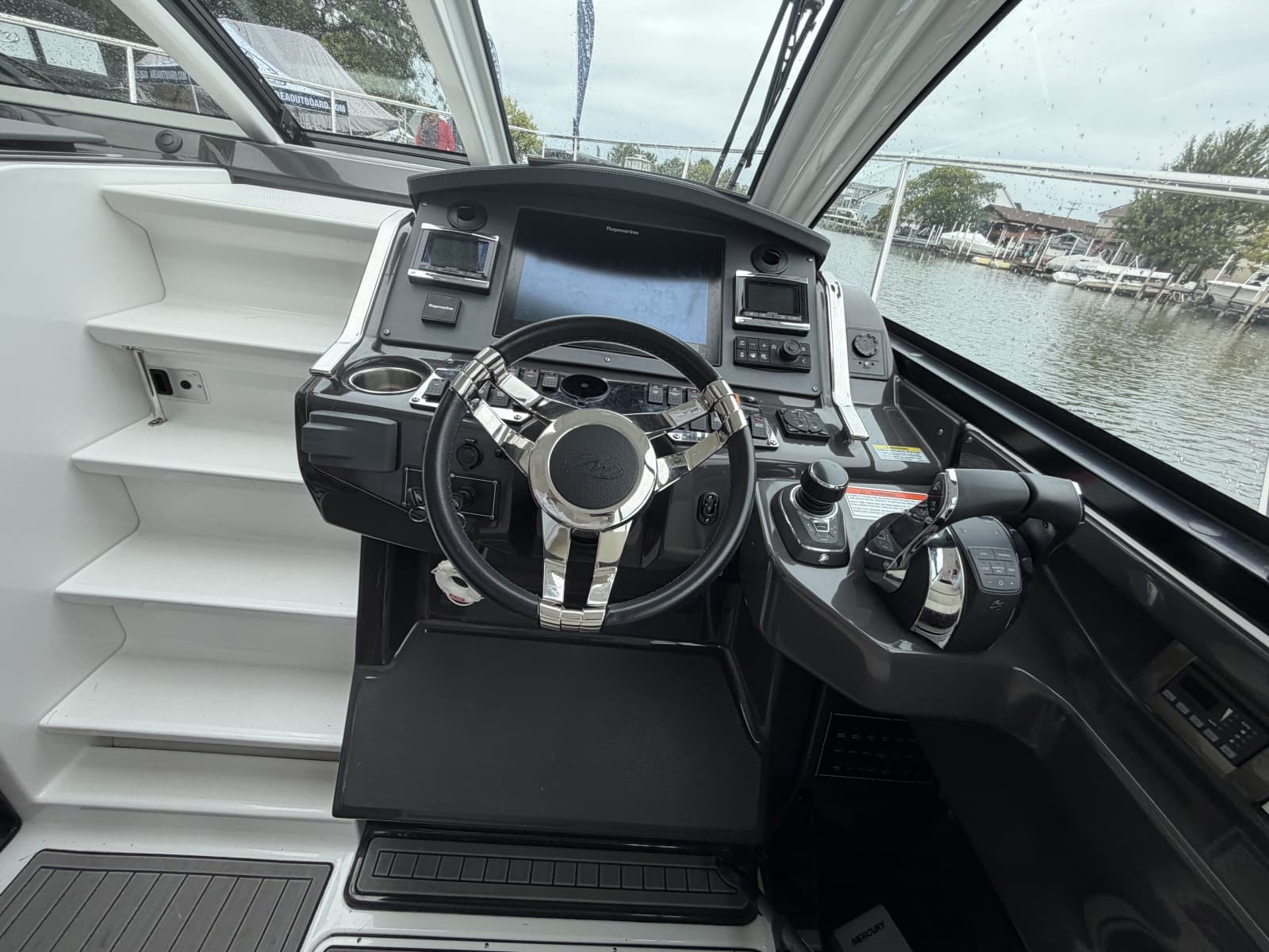2018 Monterey 360 Sport-Coupe - Photo 15