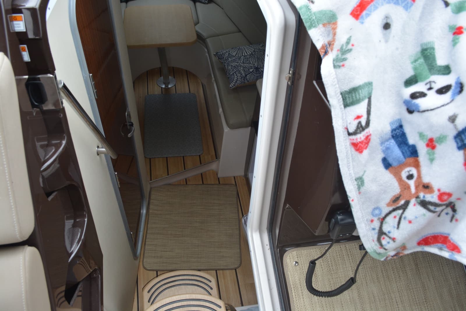 2014 Regal 28 Express - Photo 15