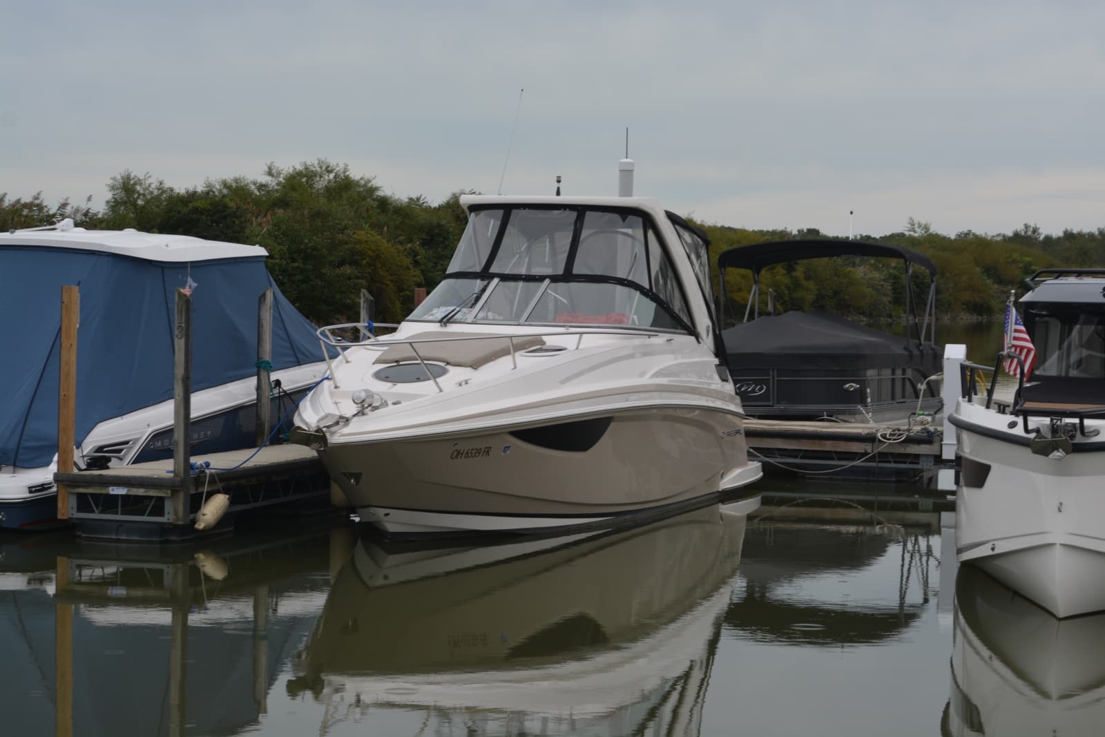 2014 Regal 28 Express - Photo 3