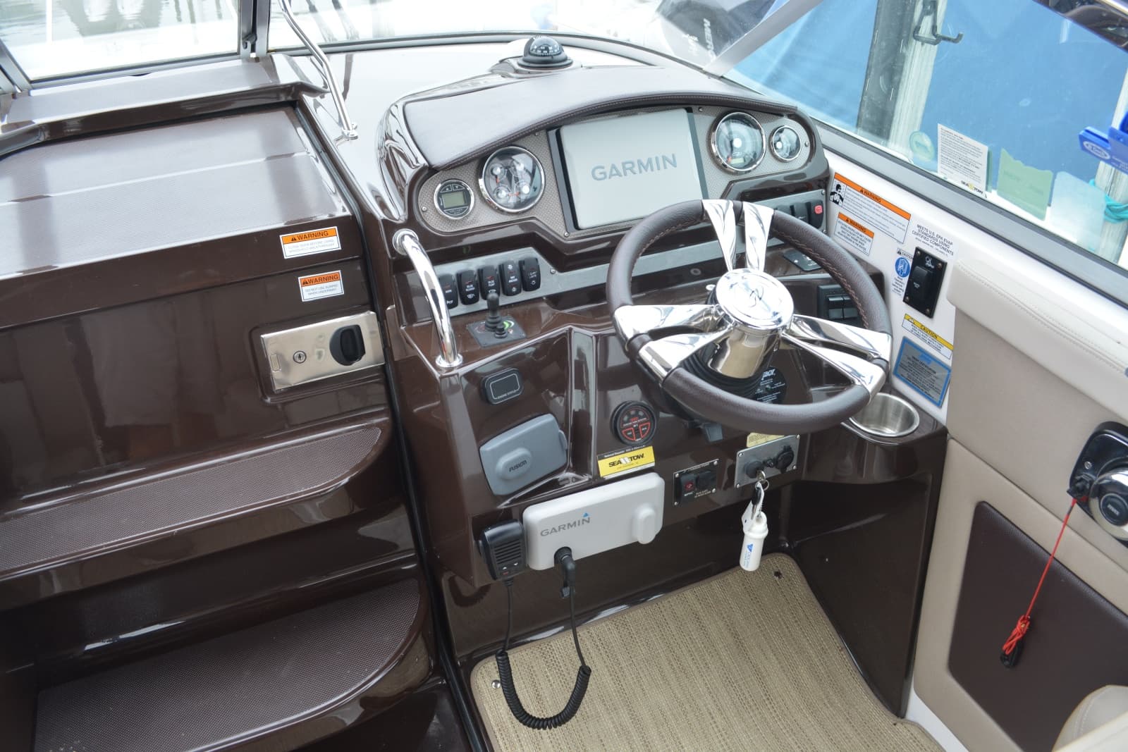 2014 Regal 28 Express - Photo 13