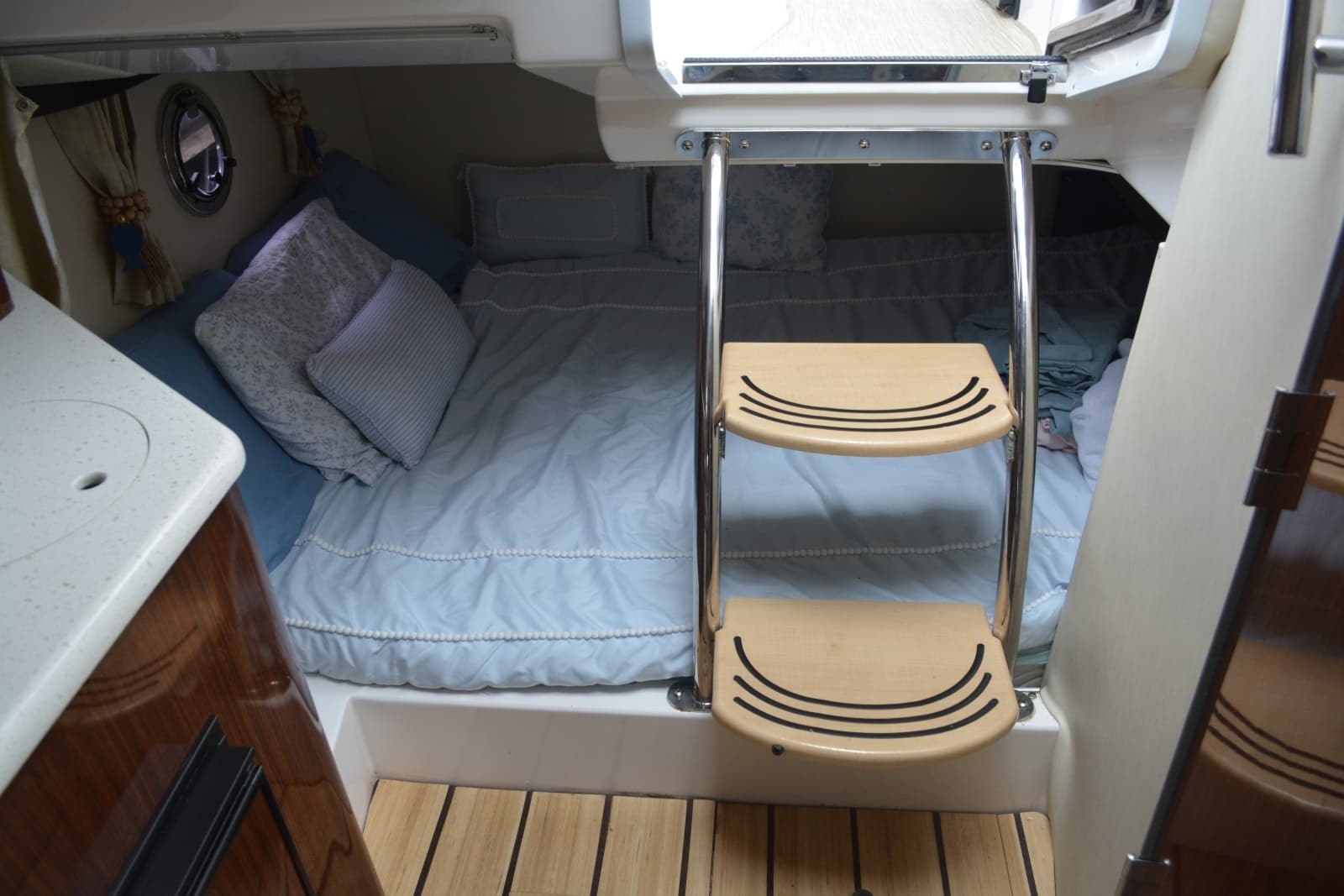 2014 Regal 28 Express - Photo 22
