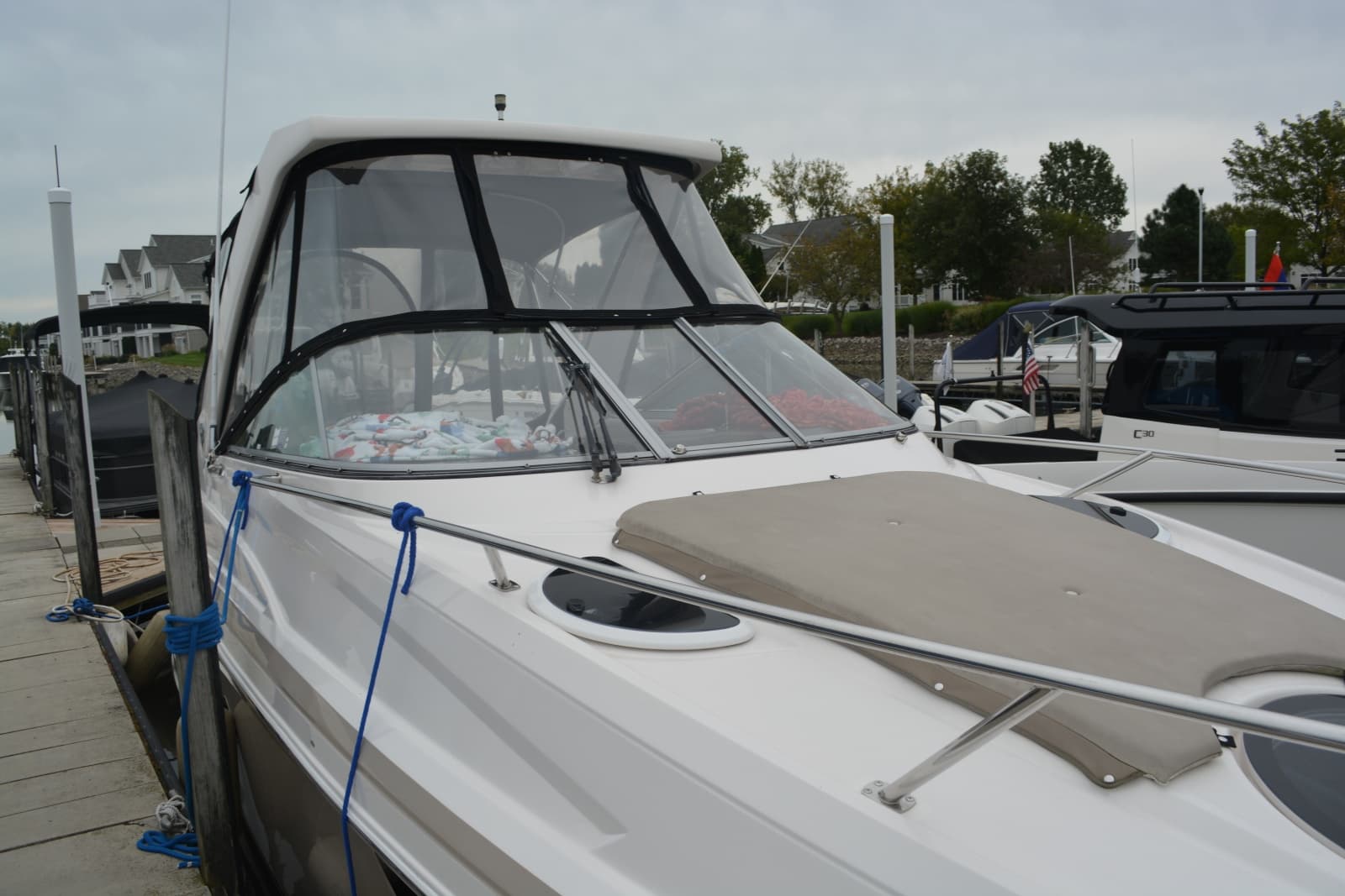 2014 Regal 28 Express - Photo 8