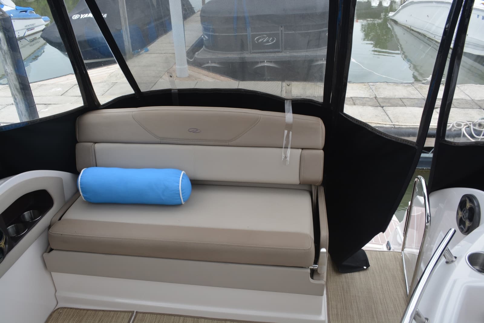 2014 Regal 28 Express - Photo 9