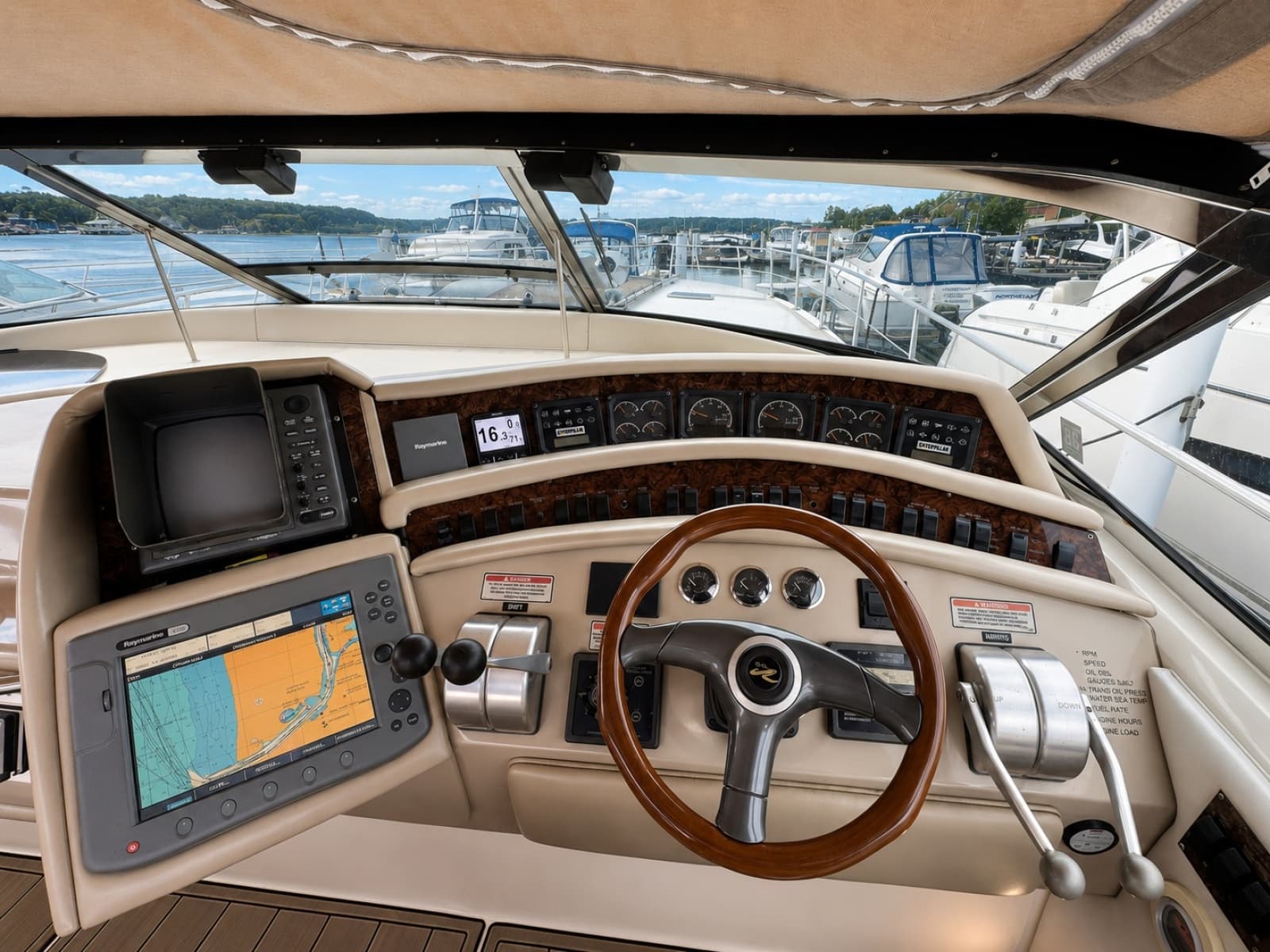 1999 Sea Ray 500 Sundancer - Photo 21