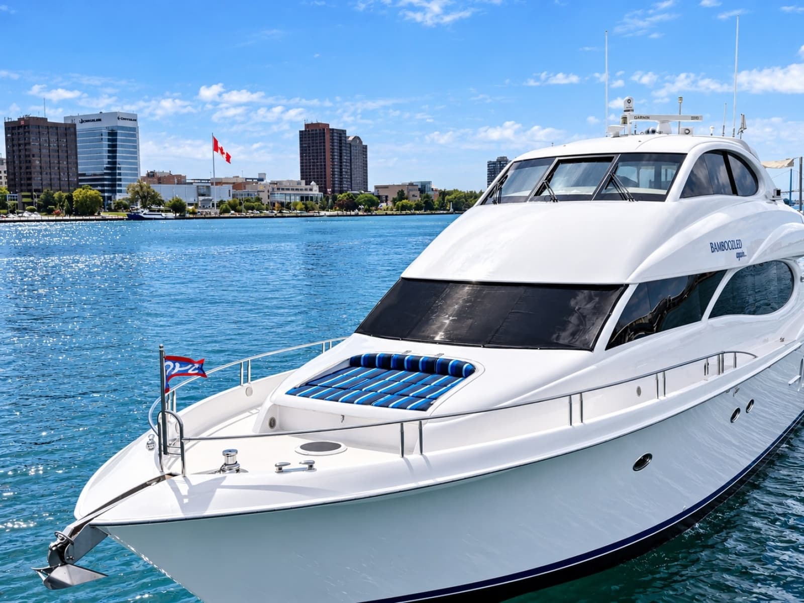 2002 Lazzara Yachts 80 Skylounge - Photo 13